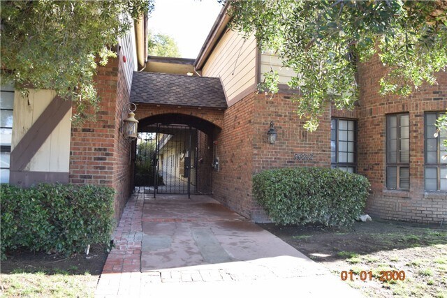 Building Photo - 7632 Topanga Canyon Blvd