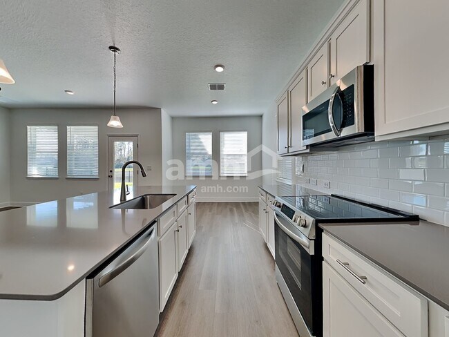 Building Photo - 6622 Atlantic Bch Ave