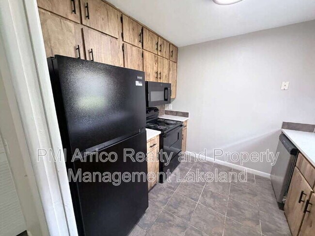 Foto del edificio - 3584 Raintree Cir