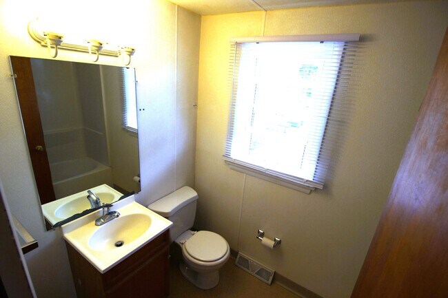 Foto del edificio - 717 S Allen St