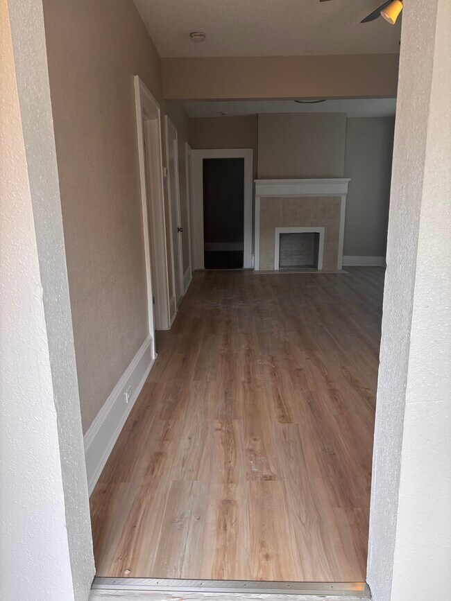 Entrada - 617 Ivy St