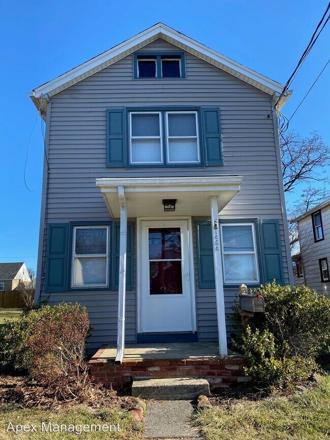 Building Photo - 3 br, 1.5 bath House - 1858 Major Street