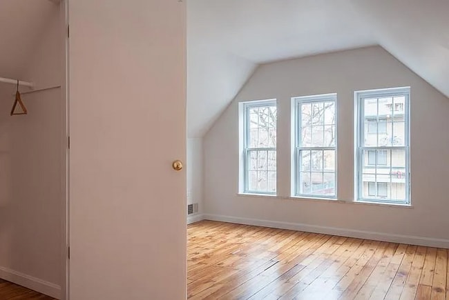 Building Photo - 5438 Claybourne St
