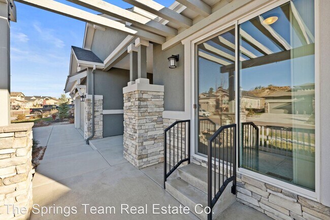 Foto del edificio - 5 br, 4.5 bath House - 1955 Walnut Creek Ct
