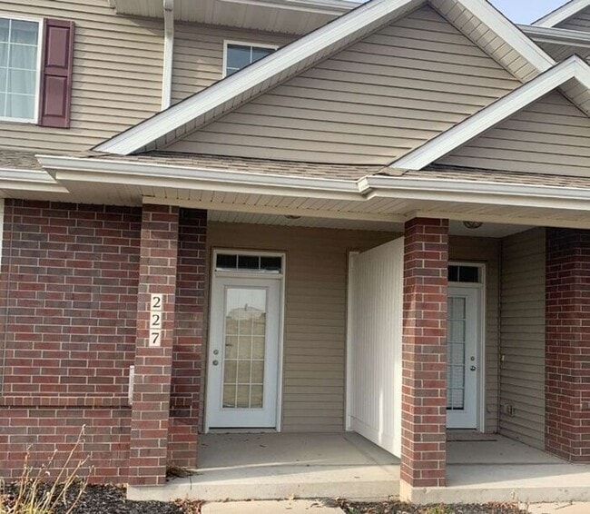 $1,850 | 3 Bedroom, 2.5 Bathroom Multi Floor Town Home | No Pets | Available for an August 1st, 2... - $1,850 | 3 Bedroom, 2.5 Bathroom Multi Floor Town Home | No Pets | Available for an August 1st, 2...
