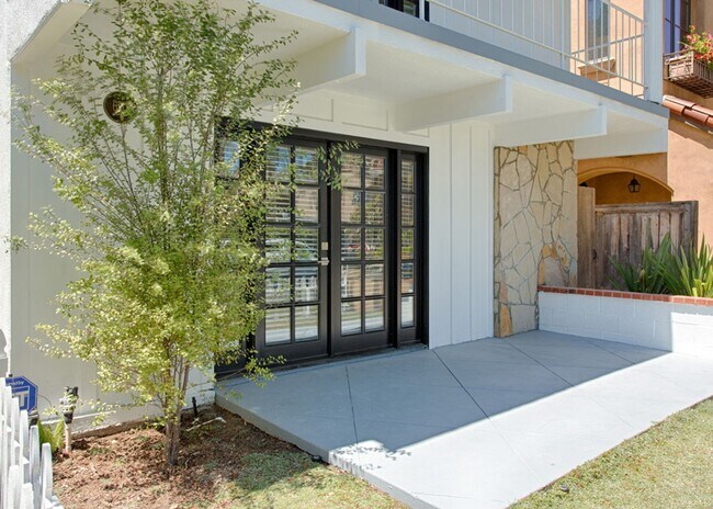 Foto del edificio - 603 Begonia Ave