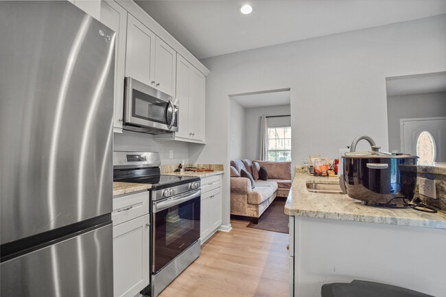 Foto del edificio - 305 N Division St