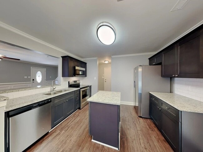 Building Photo - 4819 S Tryon St