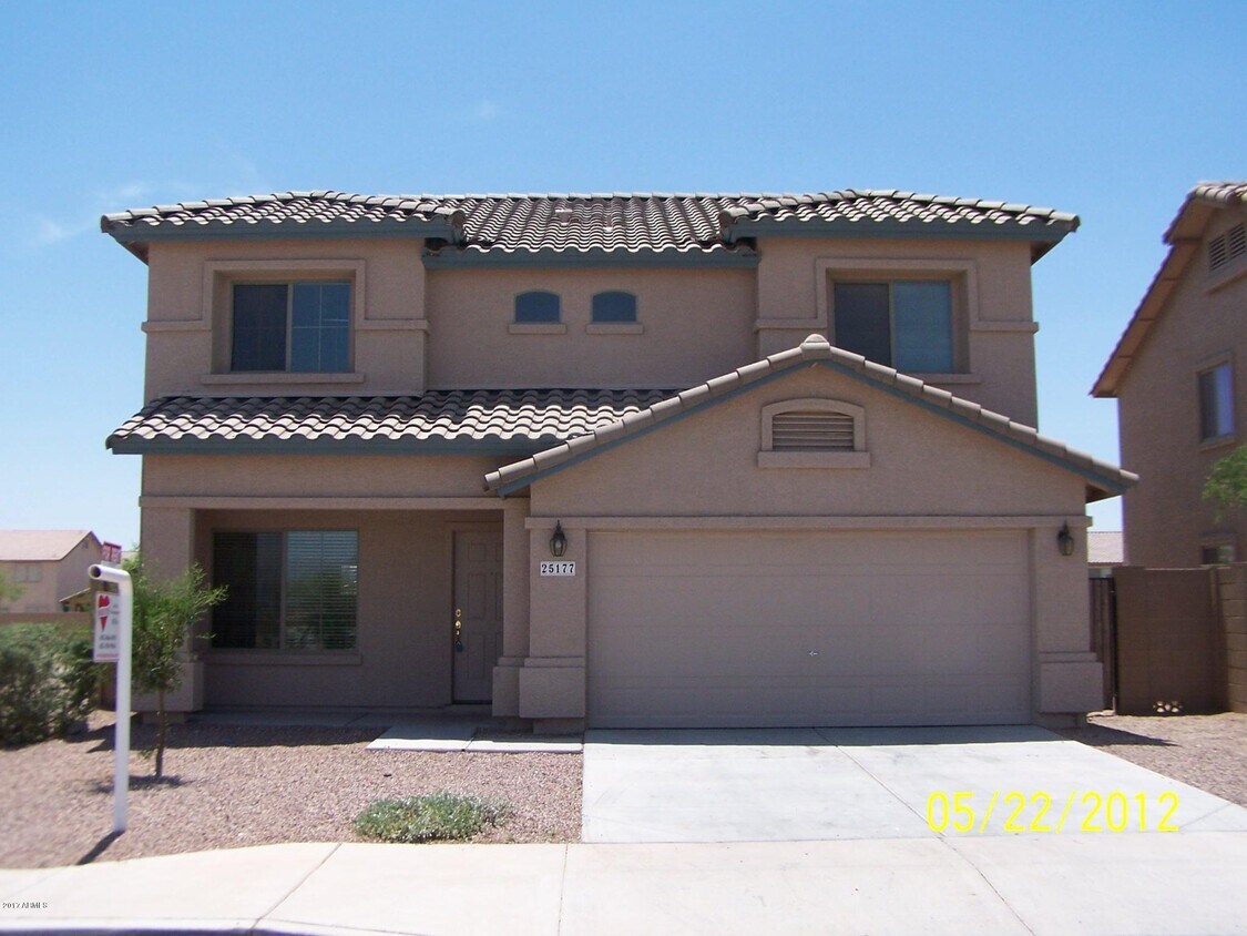 Foto principal - 25177 W Park Ave