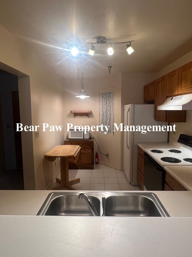 Building Photo - Two bedroom in Rocky Village!!