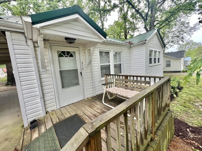 Building Photo - 414 Broadway Ave