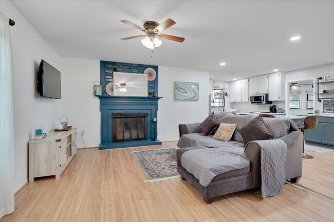 Foto del edificio - 409 Northclift Dr