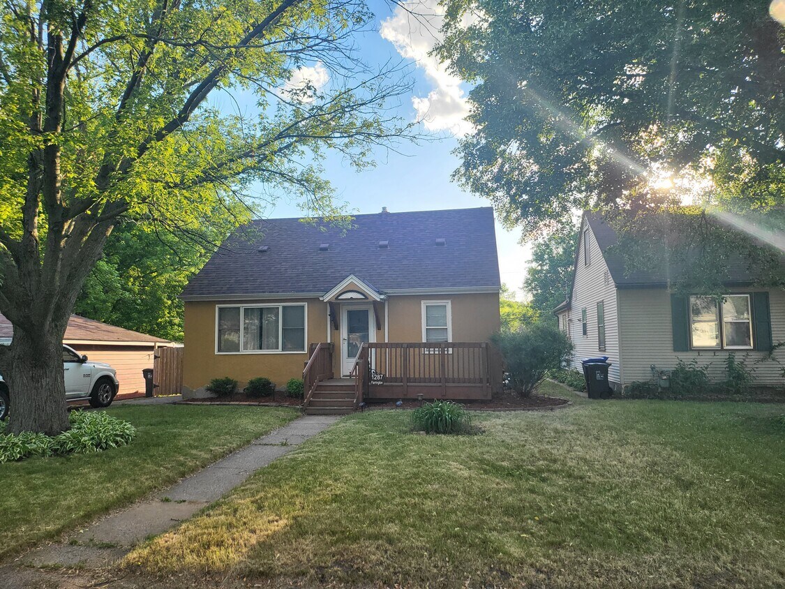 Primary Photo - 1287 Farrington St