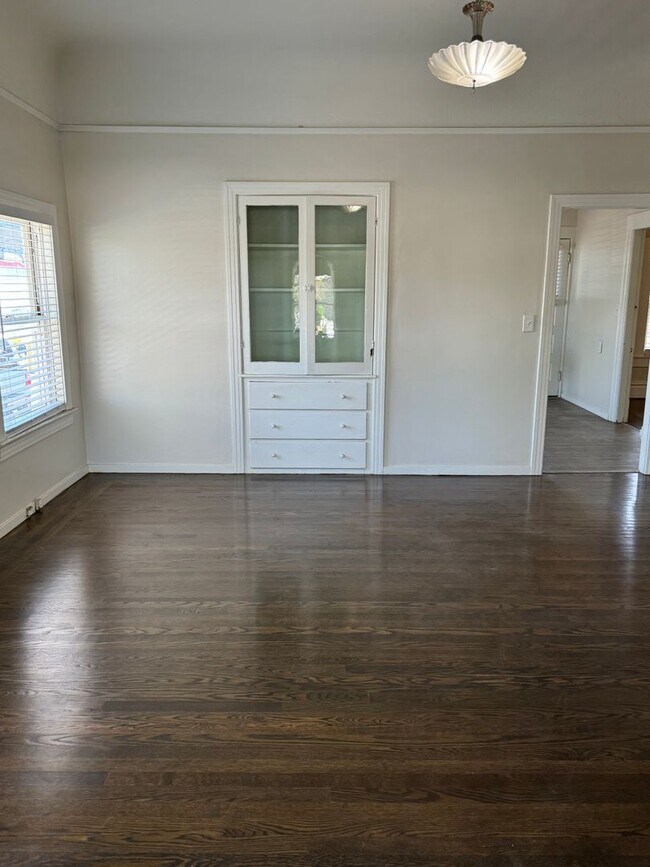Foto del edificio - Remodeled 2bed/2bath HOME IN MIDTOWN! CENT...