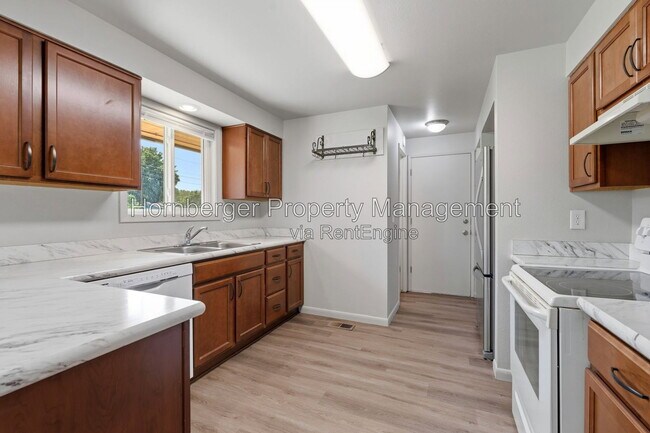 Foto del edificio - 13604 E 5th Ave