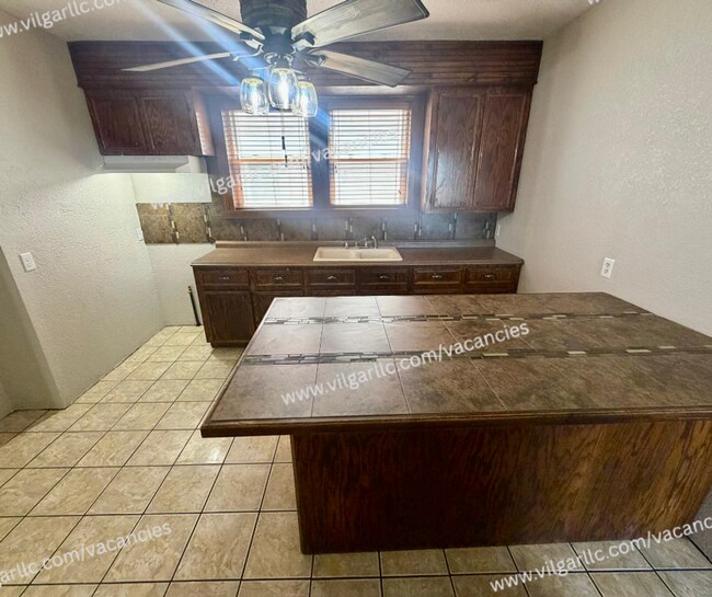 Foto del edificio - 3713 Hemlock St