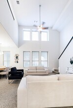 Building Photo - 14224 Grand Hls Dr