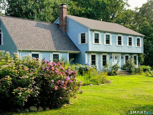 Building Photo - 22 Hyde Park Dr