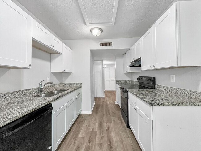 Foto del edificio - 7445 Emory Oak Ln