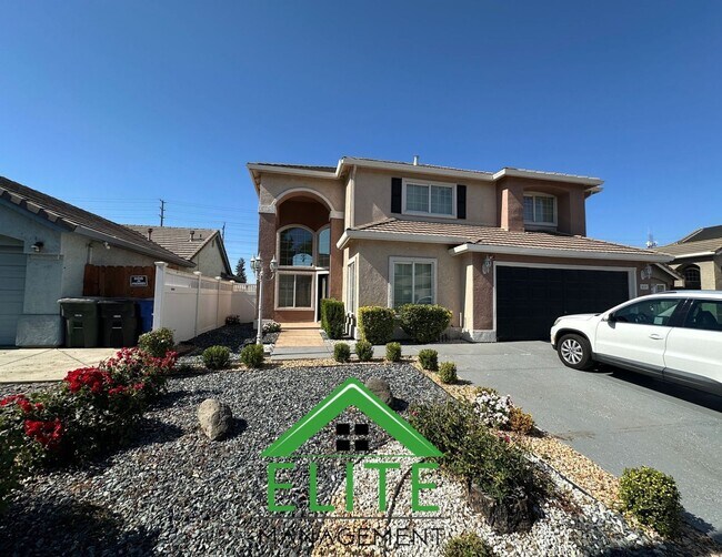 Building Photo - 4121 Desertaire Dr