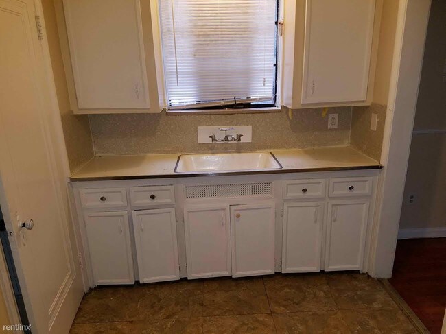 Foto del edificio - 11600 Roxbury St