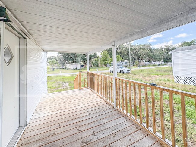 Foto del edificio - 1155 Meadow Lawn Street