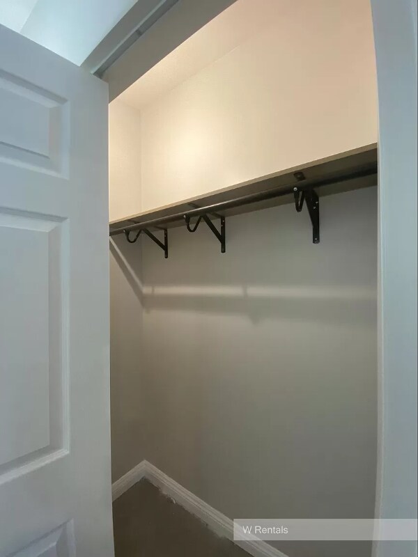 Foto del edificio - 22139 Strathern St