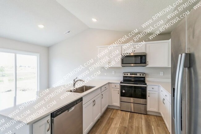 Foto del edificio - 1129 NE 56th St