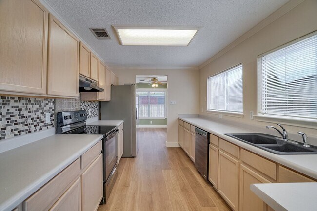 Building Photo - 12920 Latchwood Ln