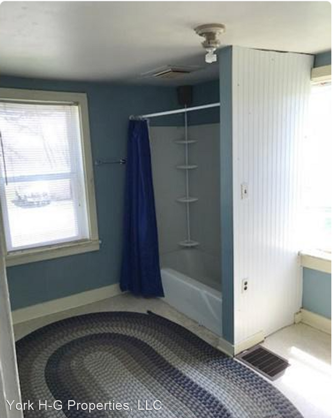 Building Photo - 3 br, 1 bath House - 8753 Meadtown Rd