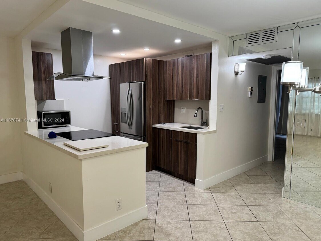 Primary Photo - 1301 SW 135th Terrace