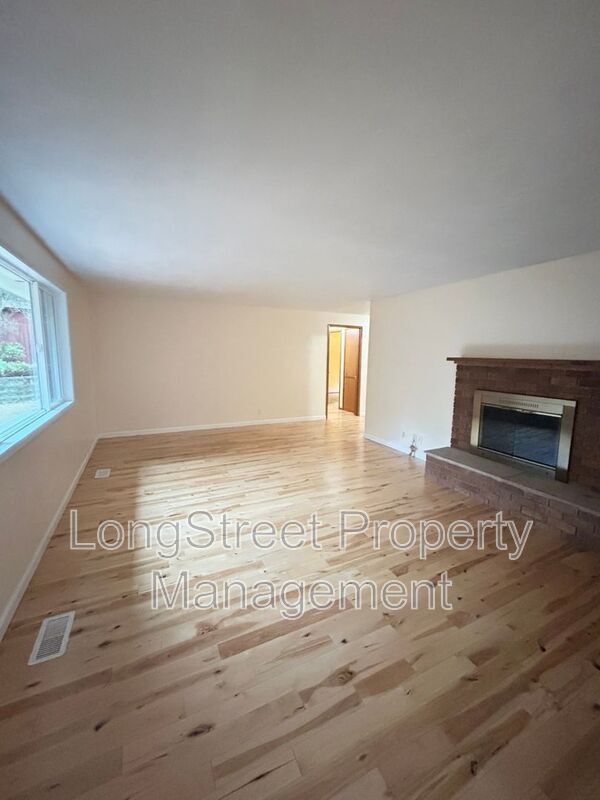 Foto del edificio - 3325 NW Circle Blvd