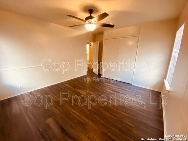 Building Photo - 144 Cloudhaven Dr