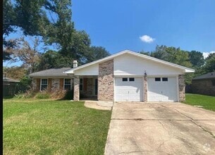 Building Photo - 970 Norwood Dr