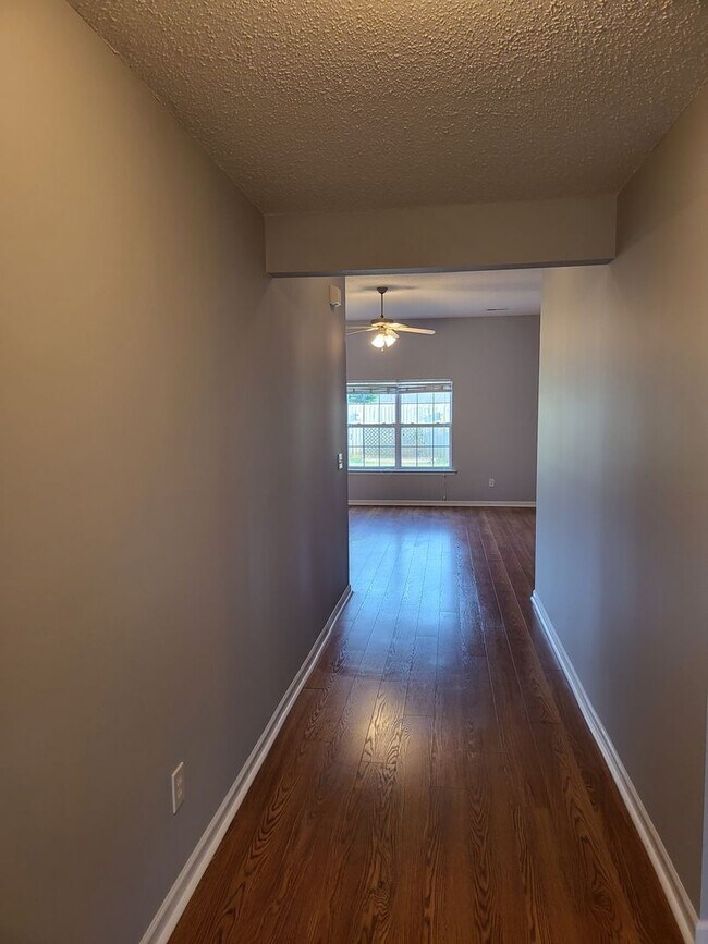 Building Photo - Meridianville