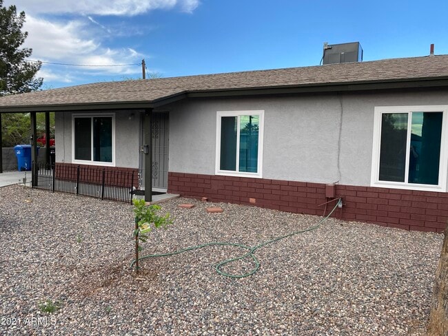 Building Photo - 2640 N 15th St