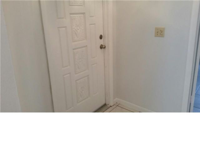 Foto del edificio - 6612 SW 49th St