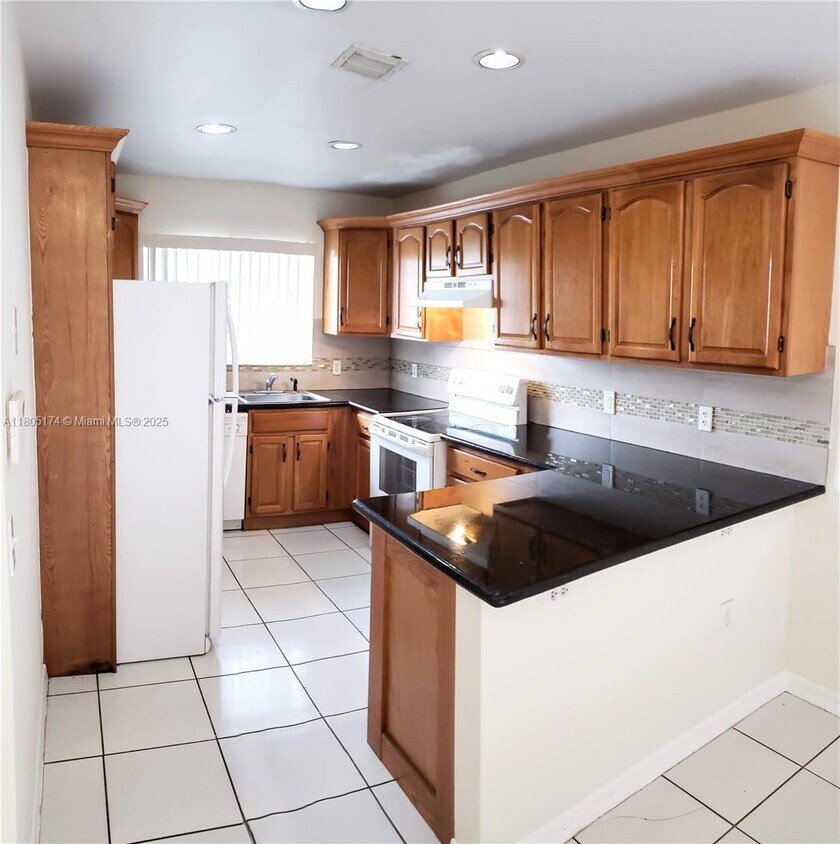 Primary Photo - 2510 NE 184th Terrace
