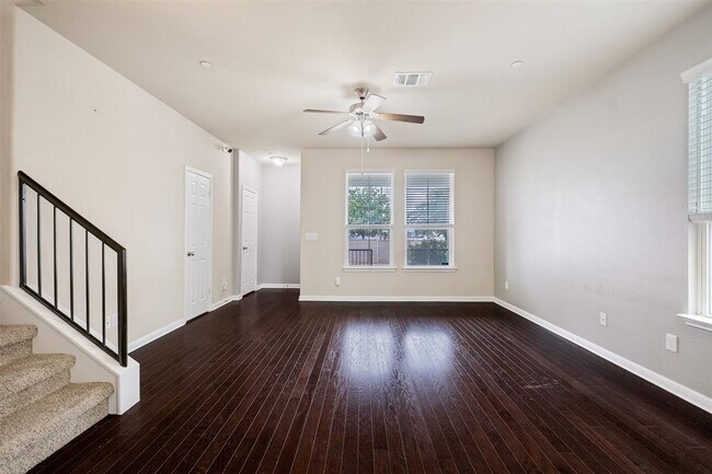 Building Photo - 730 Lost Pines Ln