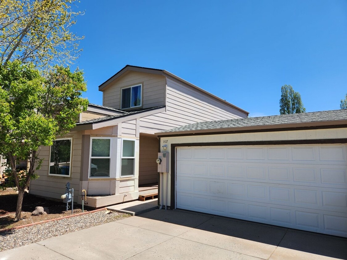 Primary Photo - COMING SOON! Beautifully Remodeled Home Ne...