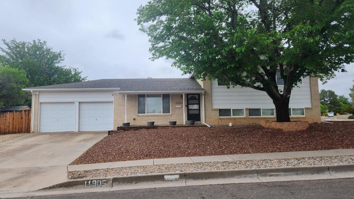 Foto principal - 11905 Palm Springs Ave NE