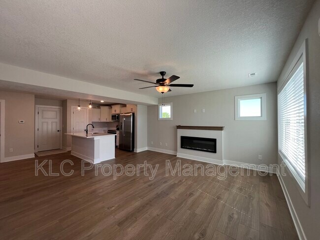 Foto del edificio - 601 Hart Ln
