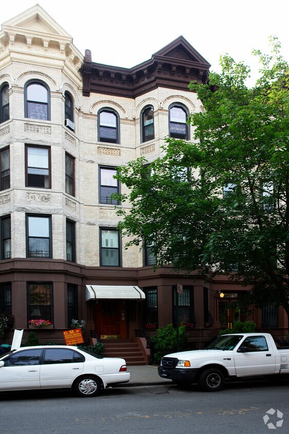 Primary Photo - 301 6th Ave