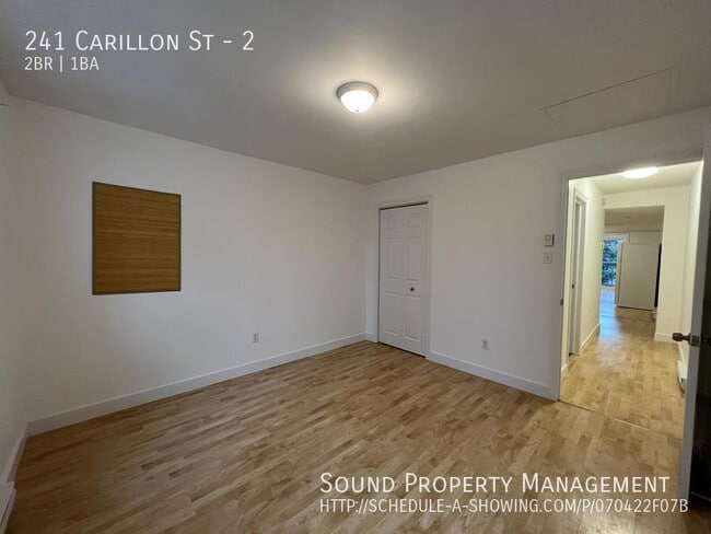 Building Photo - 241 Carillon St