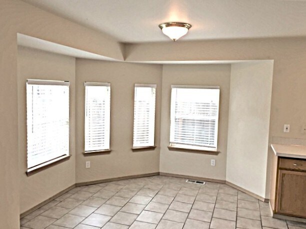 Building Photo - 10341 Parkview Loop