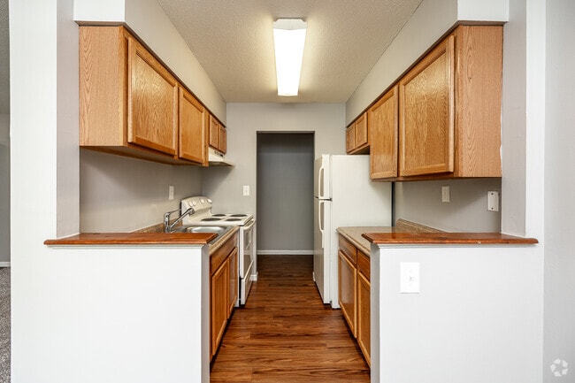 1BR, 1BA - 750 SF - Kitchen - Urban Green Apartments