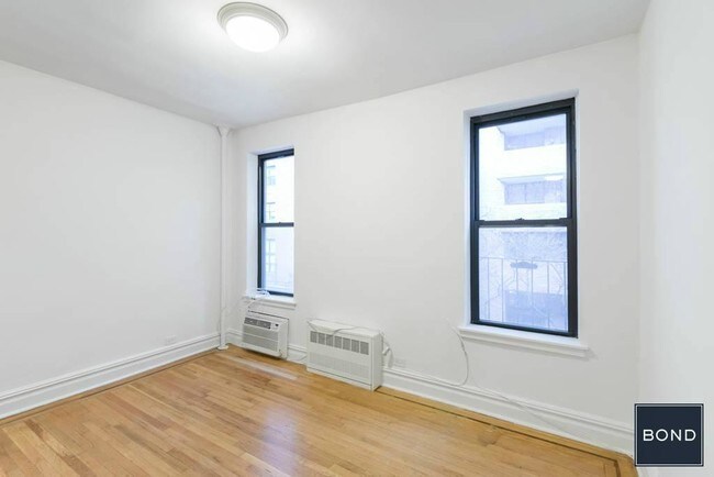 Building Photo - 236 E 87th St