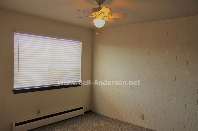 Foto del edificio - 1006 12th St SE