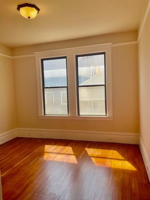 Building Photo - 114 Varennes St