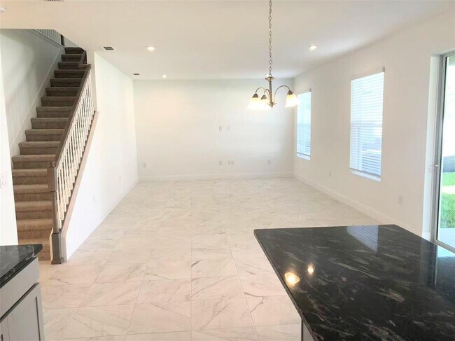 Building Photo - 2578 Trielle Ave